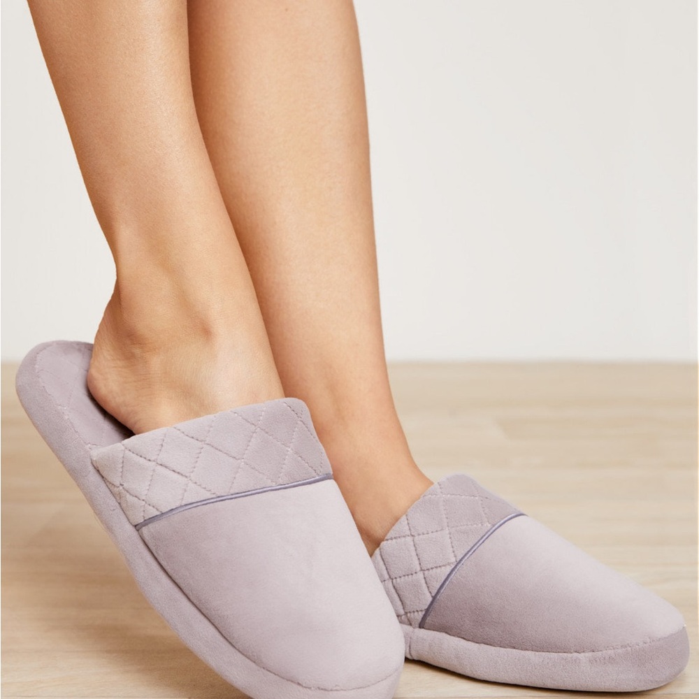 Barefoot Dreams light pink Quilted Slippers NEW!